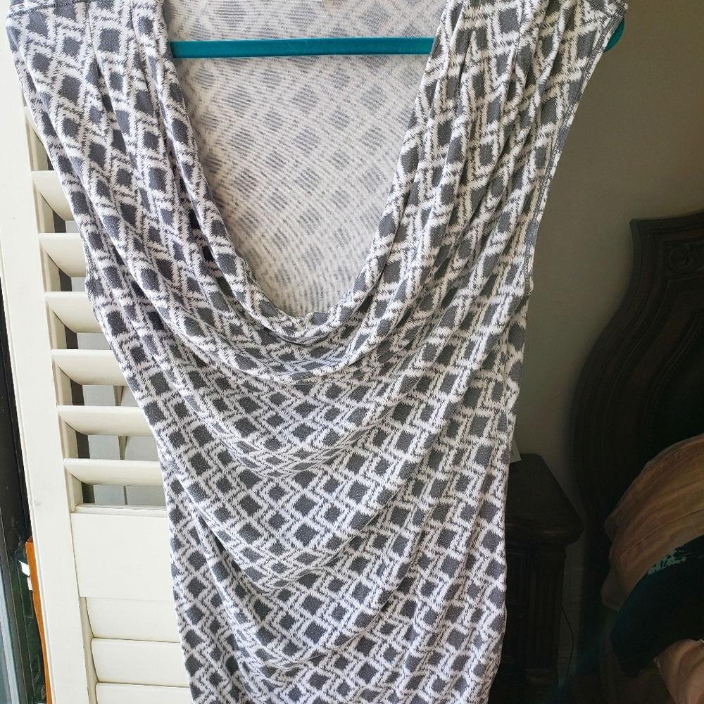 Printed stretch cowl scoop top